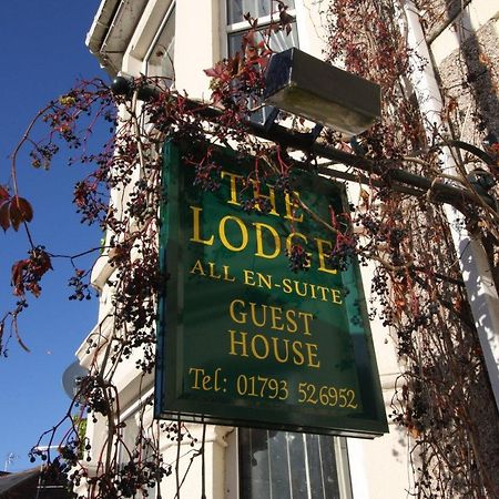 The Lodge Swindon Ngoại thất bức ảnh
