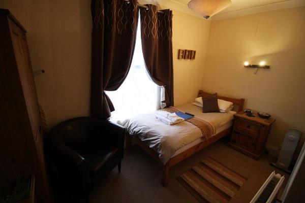 The Lodge Swindon Ngoại thất bức ảnh
