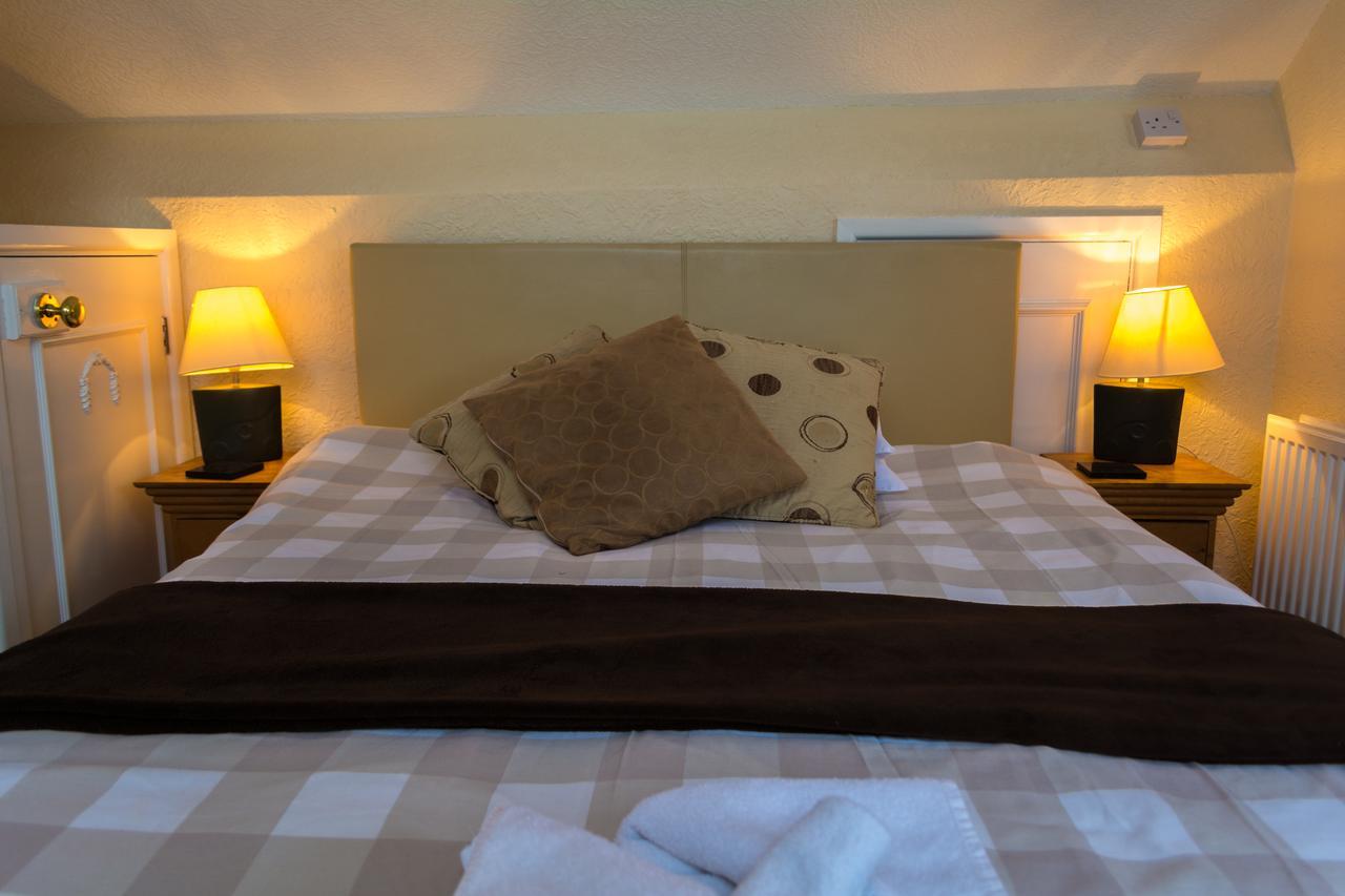 The Lodge Swindon Ngoại thất bức ảnh