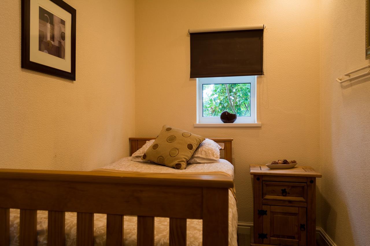 The Lodge Swindon Ngoại thất bức ảnh
