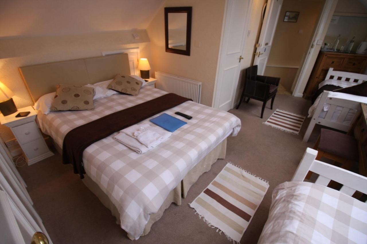 The Lodge Swindon Ngoại thất bức ảnh